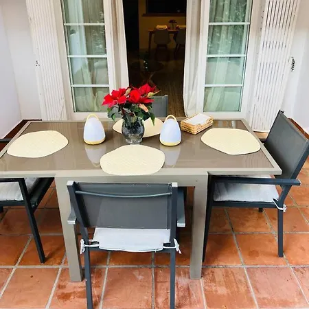 Apartamento Alquiler Vacacional. Bajo Con Parrilla Y Piscina, Cerca De La Playa Y Puerto Banus