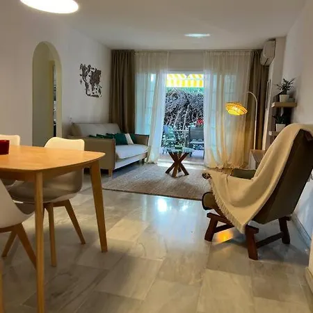 Apartamento Alquiler Vacacional. Bajo Con Parrilla Y Piscina, Cerca De La Playa Y Puerto Banus