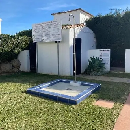Alquiler Vacacional. Bajo Con Parrilla Y Piscina, Cerca De La Playa Y Puerto Banus Apartamento *