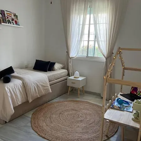 Apartment Alquiler Vacacional. Bajo Con Parrilla Y Piscina, Cerca De La Playa Y Puerto Banus