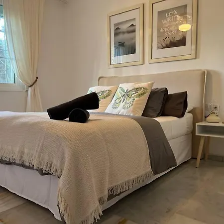 Apartamento Alquiler Vacacional. Bajo Con Parrilla Y Piscina, Cerca De La Playa Y Puerto Banus