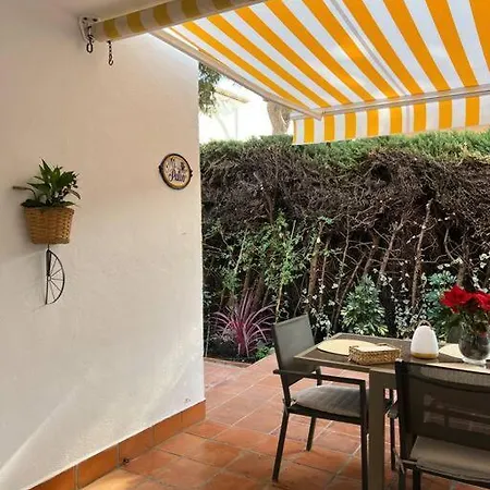 Apartamento Alquiler Vacacional. Bajo Con Parrilla Y Piscina, Cerca De La Playa Y Puerto Banus Estepona