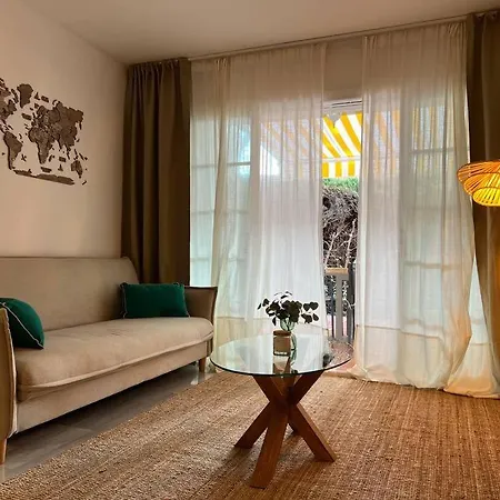 Alquiler Vacacional. Bajo Con Parrilla Y Piscina, Cerca De La Playa Y Puerto Banus Apartamento *