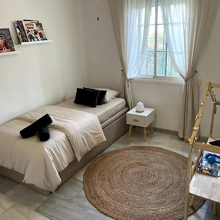 Alquiler Vacacional. Bajo Con Parrilla Y Piscina, Cerca De La Playa Y Puerto Banus * Estepona
