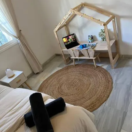 Alquiler Vacacional. Bajo Con Parrilla Y Piscina, Cerca De La Playa Y Puerto Banus * Estepona