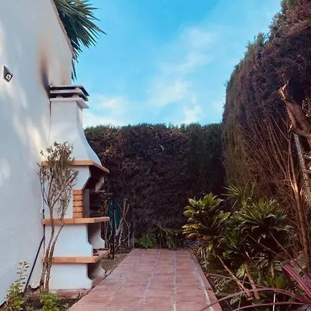 Apartment Alquiler Vacacional. Bajo Con Parrilla Y Piscina, Cerca De La Playa Y Puerto Banus *