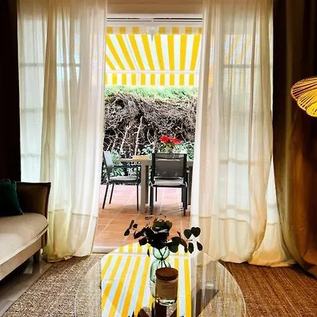 Alquiler Vacacional. Bajo Con Parrilla Y Piscina, Cerca De La Playa Y Puerto Banus Apartamento Estepona